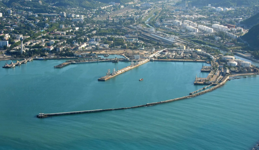 В Туапсе введен режим ЧС после атаки беспилотников