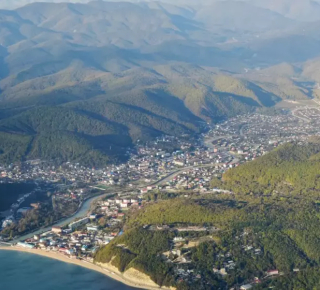 В Новомихайловском устраняют последствия атаки БПЛА: восстановлены коммуникации, жителям меняют окна