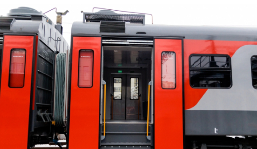 Мощный снегопад на Кубани привел к массовой отмене пригородных электричек 2 января