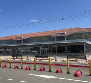 Утром 08 января 2026 года аэропорт Краснодара ввёл ночные ограничения на полёты из-за угрозы беспилотников